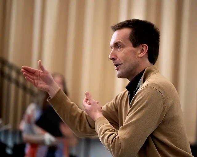 Chris Kiver conducting